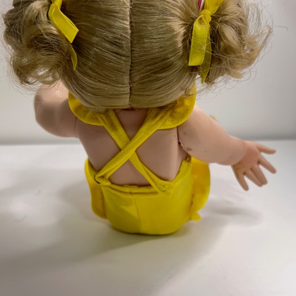 Summer Lovin Tweety Ashton Drake Porcelain Doll with Tweety Bird - Picture 13 of 13